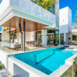 Credits Almodóvar Villas, Peter Kiss