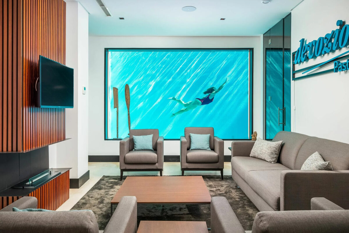 Credits Almodóvar Villas, Peter Kiss